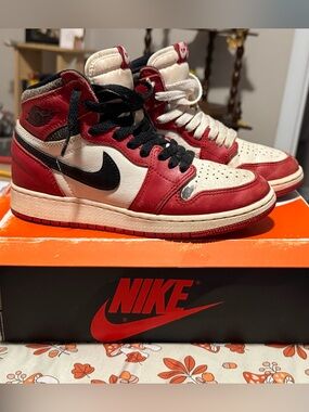 Nike Air Jordan 1 High Retro - White, Red, Black
